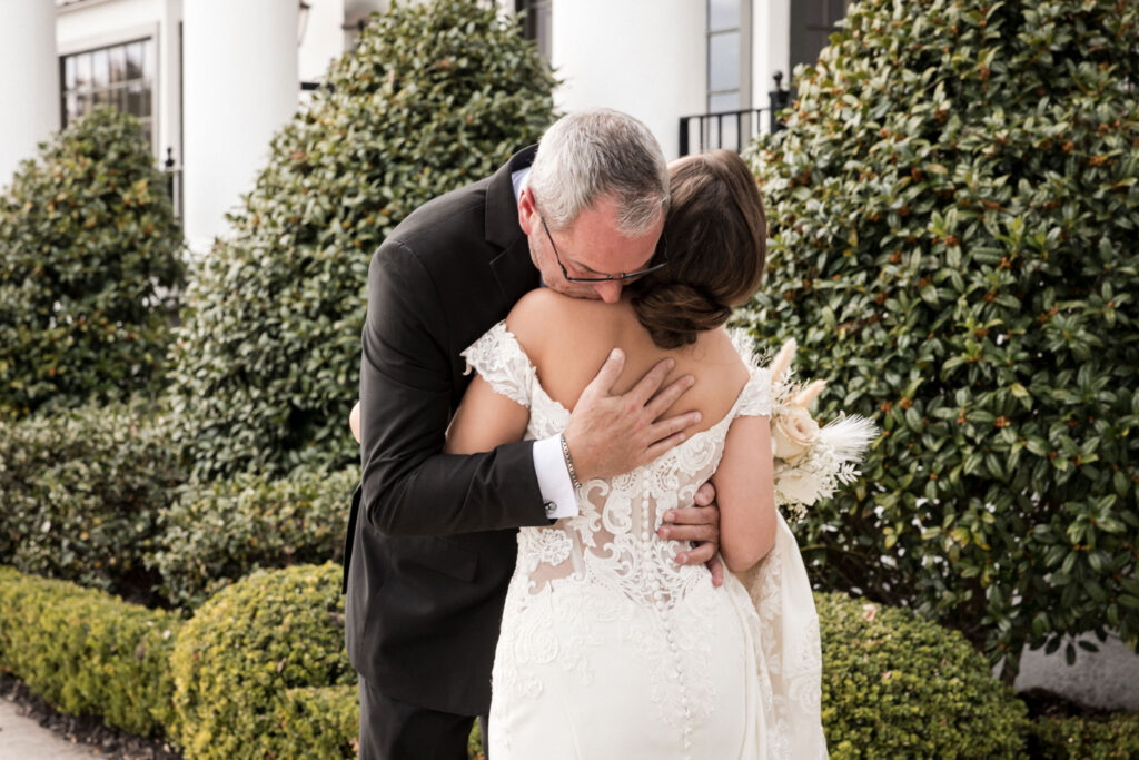 White House Hotel Wedding
Bride and dad first look 