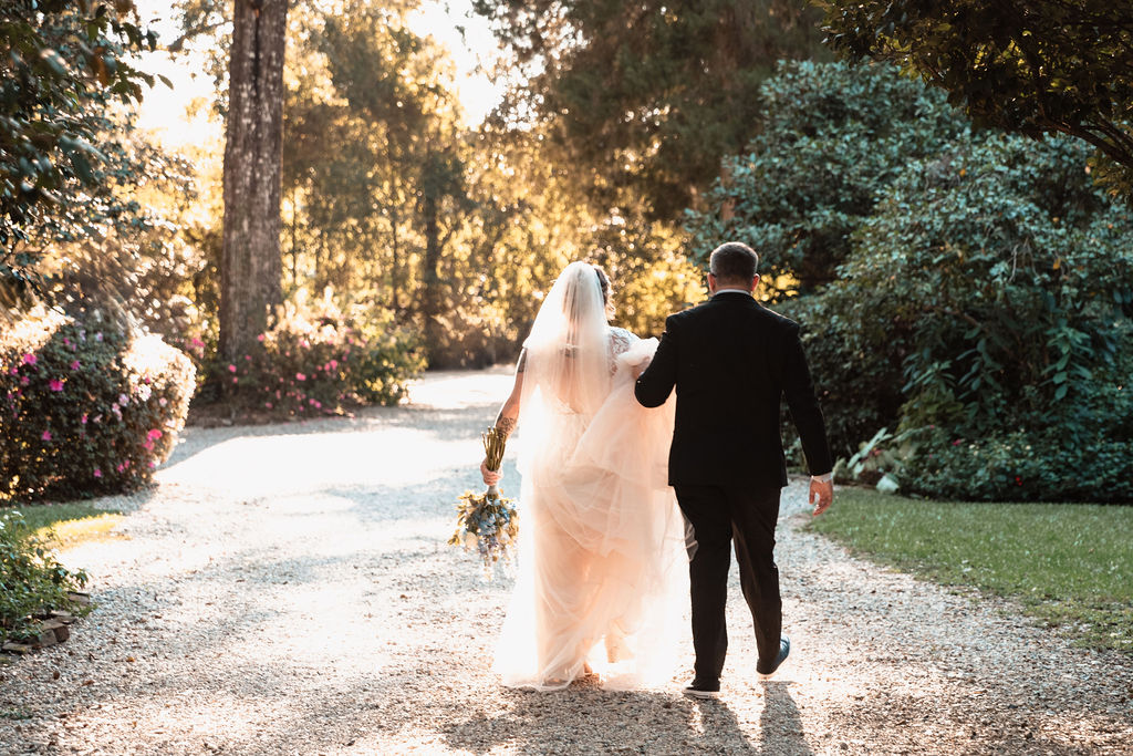 Wedding at The Henry Smith House. Wedding photography by Jen & Chuck Photography 