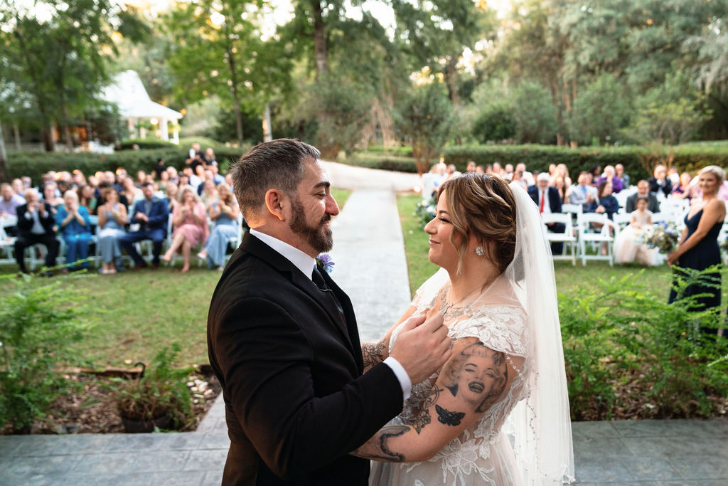 Wedding at The Henry Smith House. Wedding photography by Jen & Chuck Photography 